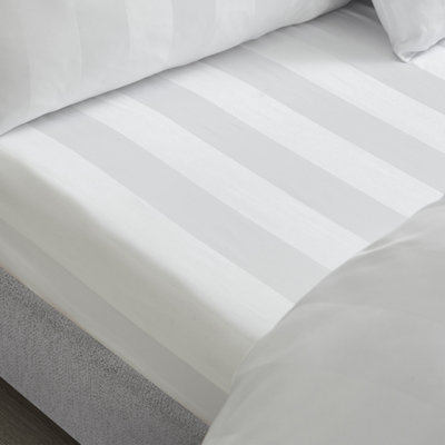 B&Q -  So Soft Satin Stripe Double Fitted Sheet White - Image 10