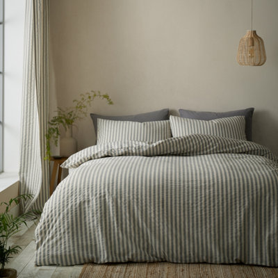 B&Q -  Cotton Rich Woven Stripe Single Duvet Cover Set With Pillowcase Grey - Image 6