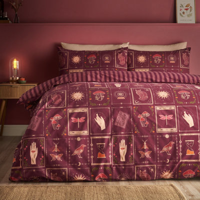 Catherine Lansfield Enchanted Witchcraft Duvet Cover Set in Plum | Size: King - Image 16