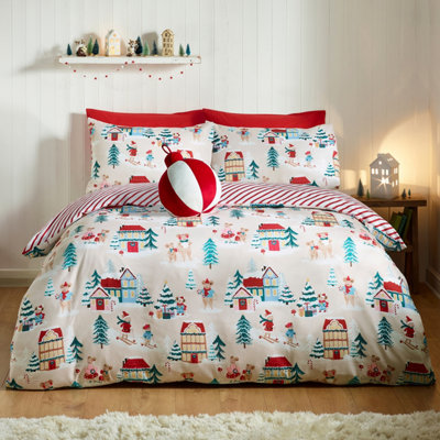 B&Q -  Christmas Mouse Town Reversible King Duvet Cover Set With Pillowcases Natural - Image 14