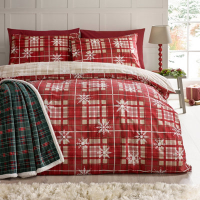 Catherine Lansfield Unisex Red Christmas Scandi Check Duvet Cover Set In | Size: Single - Image 11
