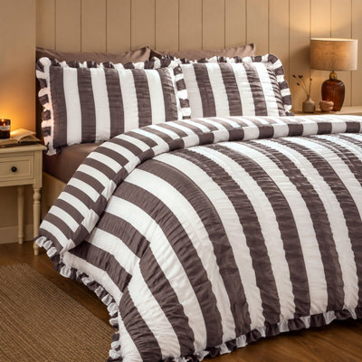 Catherine Lansfield Seersucker Frill Stripe Duvet Cover Set - Image 11