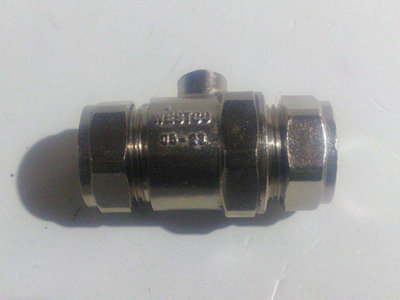 Home Range Westco 22mm Compression Chrome Full Bore Isolating Valve from B&Q
