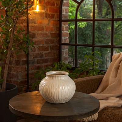 Wyld Haus White Windmere Squat Textured Ceramic Vase - Image 3