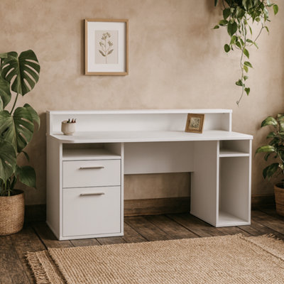 Wyld Haus Valencia White Gaming Desk With Led Strip Lighting And Storage
