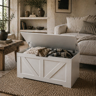 Wyld Haus Kamari 100L White Wood-Effect Storage Chest With Safety HingeMatt Finish from B&Q