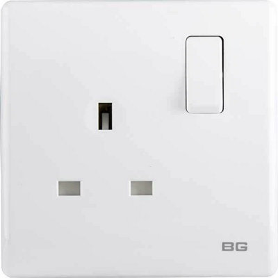 British General Bg 13A Single Gang Switched Socket Screwless White Mains Wall Plug from B&Q