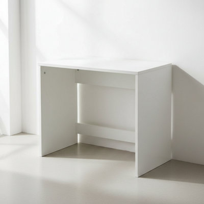B&Q Compact Modern Computer Desk  Small White Pc
