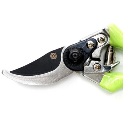 Deluxe Heavy Duty Bypass Secateurs Garden Pruning Shears from B&Q