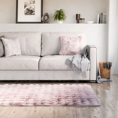  - Deluxe Faux Fur Rug In Blush Pink