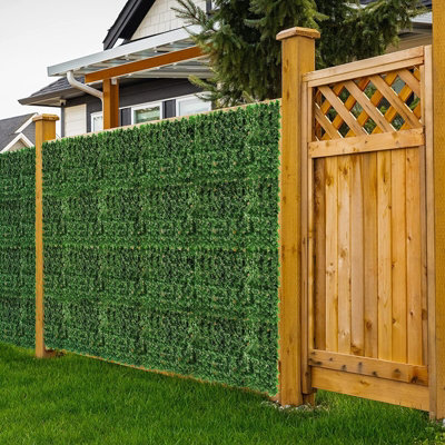 B&Q -  Artificial Hedge Ivy Leaf Garden Fence Wall Privacy Balcony Screening Trellis 0.5M X 3M