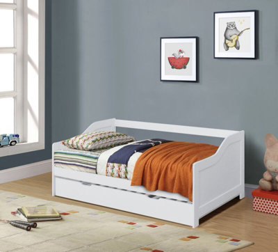 Comfy Living 3Ft Single White Wooden Trundle Bed from B&Q