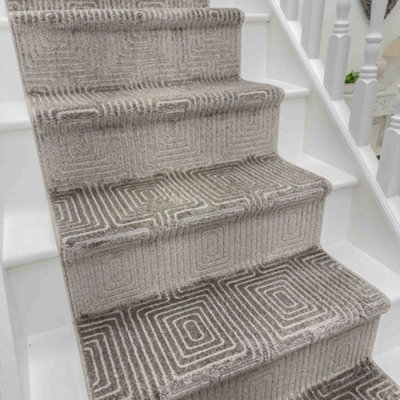 Quin Stair RunnerSoft & Durable Carpet Runner For Stairs & StaircasesMultiple Lengths from B&Q