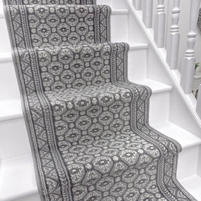 Heriz Stair RunnerSoft & Durable Carpet Runner For Stairs & StaircasesMultiple Lengths from B&Q
