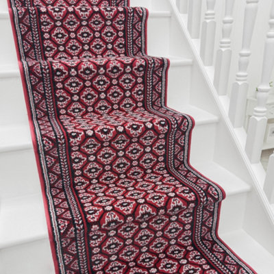 Heriz Stair RunnerSoft & Durable Carpet Runner For Stairs & StaircasesMultiple Lengths from B&Q
