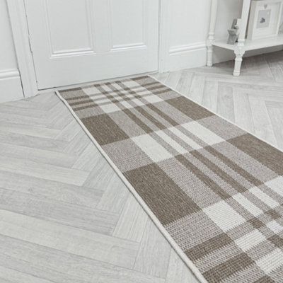 Chequered Indoor/outdoor Hallway Runner RugDurableReversible & Hardwearing Carpet For Home Or Garden from B&Q