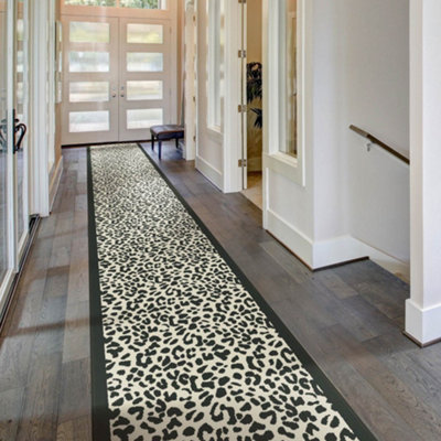 Rosette Hallway Runner RugSoftComfortable & Durable Carpet For HallKitchen & Corridor from B&Q