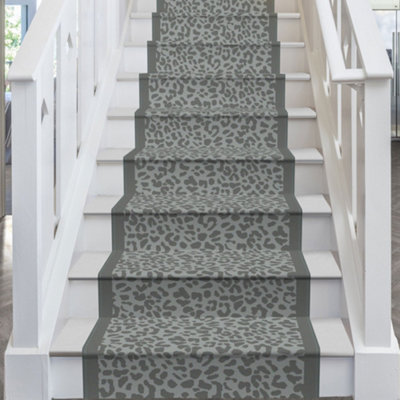 Rosette Stair RunnerSoft & Durable Carpet Runner For Stairs & StaircasesMultiple Lengths from B&Q
