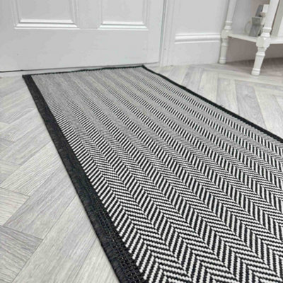 Illusion Indoor/outdoor Hallway Runner RugDurableReversible & Hardwearing Carpet For Home Or Garden from B&Q