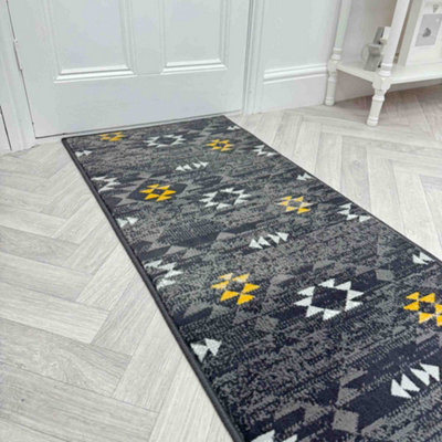 Andes Hallway Runner RugSoftComfortable & Durable Carpet For HallKitchen & Corridor from B&Q