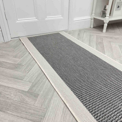 Vichy Indoor/outdoor Hallway Runner RugDurableReversible & Hardwearing Carpet For Home Or Garden from B&Q