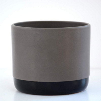 Thompson & Morgan Two-Tone Ceramic Grey-Black 10.5Cm Medium Pot from B&Q