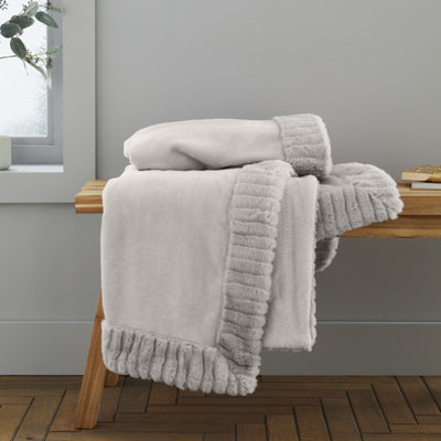 Catherine Lansfield Velvet & Faux Fur Throw Range - Image 16