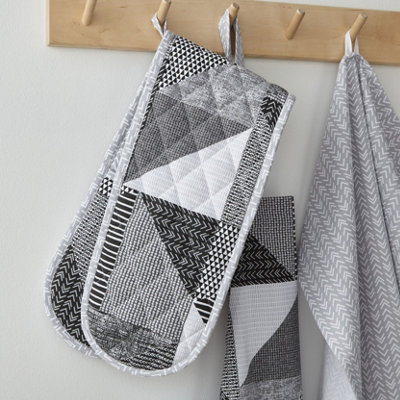 Catherine Lansfield Unisex Grey 'Larsson Geo' Double Oven Glove In - Image 6