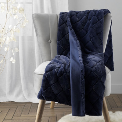 Catherine Lansfield Downstairs Living Cosy Diamond Soft 130X170cm Blanket Throw Navy