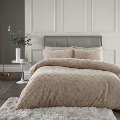 Catherine Lansfield Bedding Cosy Diamond Faux Fur Duvet Cover Set With Pillowcase Natural