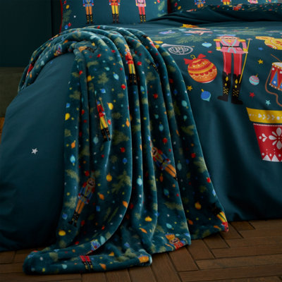 Catherine Lansfield Christmas Nutcracker Fleece Cosy 130X170 Cm Blanket Throw Green - Image 13