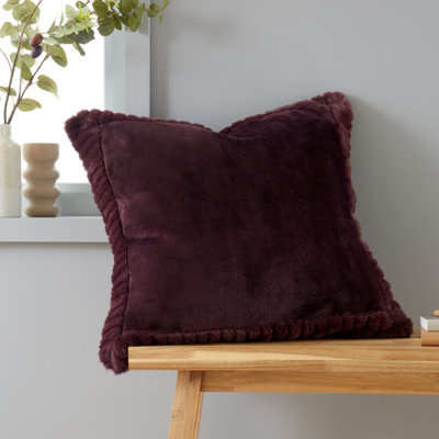 Catherine Lansfield Velvet And Faux Fur 55X55cm Cushion Plum