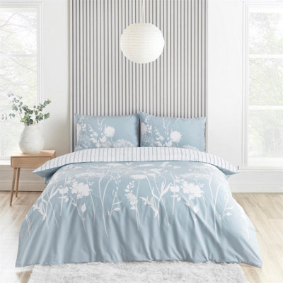 Catherine Lansfield Bedding Meadowsweet Floral Duvet Cover Set With Pillowcases Sea Spray Blue