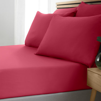 B&Q -  So Soft Non-Iron Super King Fitted Sheet Hot Pink