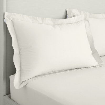 B&Q -  200 Thread Count Cotton Percale Oxford 50X75Cm + Border Pack Of 2 Pillow Cases With Envelope Closure Cream