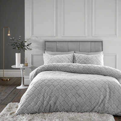 Catherine Lansfield Silver Bedding Cosy Diamond Faux Fur Duvet Cover Set With Pillowcases