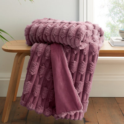 Rackhams Pink So Soft Carved Faux Fur Blanket Throw - 150 X 200 Cm - Image 12