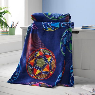Catherine Lansfield Bright Football Cosy Fleece 130X170 Cm Blanket Throw Navy Blue