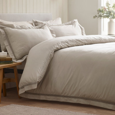 Catherine Lansfield Classic Lattice Lace King Duvet Cover Set With Pillowcases Natural