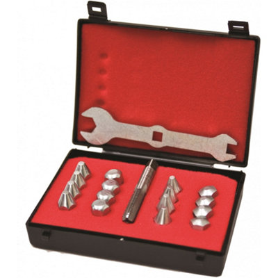 Liveryman 16 Stud Presentation Box Black (One Size) from B&Q