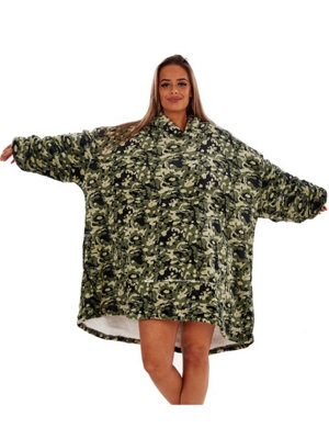 B&Q Green Wearable Hooded Fleece Blanket - Camo, Adult