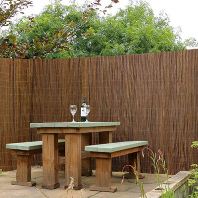 Garden Gear Willow Fencing Outdoor ScreenScreening Panel For GardensBalconyTerracesWind/sun Privacy Shield Divider (1.8M X 4M) from B&Q