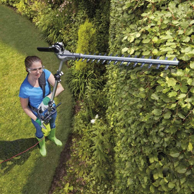 Garden Gear Electric Telescopic Extendable Hedge Trimmer With 2.5M ReachShoulder Strap & Blade Cover (900W Telescopic Hedge Trimmer) from B&Q