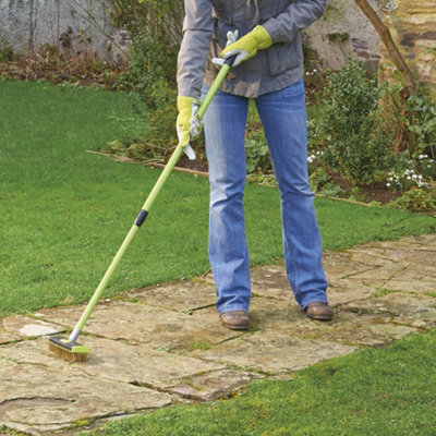 Garden Gear Patio Paving Steel Brush & Weed Scraper Set With Twin Heads And Telescopic Handle from B&Q