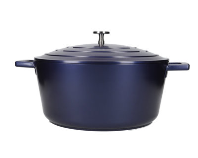 MasterClass Cast Aluminium Casserole Dish, Blue, 28cm/5Litre, Gift Boxed | Arrives in a secure presentation gift box; built for heavy-duty commercial kitchen environments to cook and serve. - Image 14