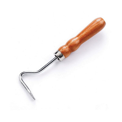 Lincoln Deluxe Hoof Pick May Vary (One Size) from B&Q