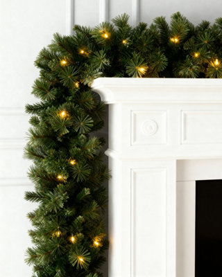 Globrite Pre-Lit Christmas Garland2.7MDeluxe 40 Warm White Leds 8 Function Battery Box Indoor Decoration from B&Q