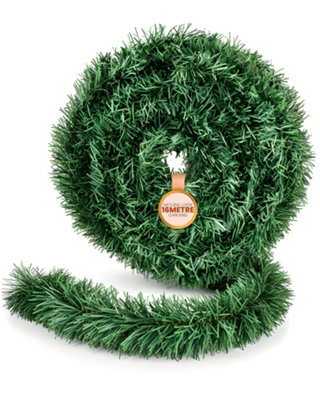 Pelle & Sol Extra-Long 16M (52Ft) Green Tinsel Christmas GarlandFlexible Plain Pvc Foliage For TreesMantels & Outdoor Decor from B&Q