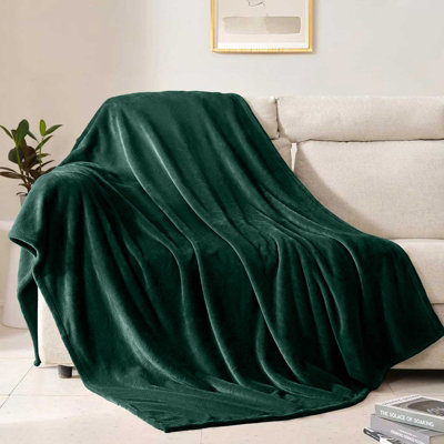 Aspire Homeware Emerald Fleece Throw BlanketSuper King (L)270Cm X (W)230Cm from B&Q