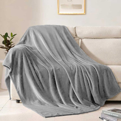 Aspire Homeware Silver Fleece Throw BlanketSuper King (L)270Cm X (W)230Cm from B&Q